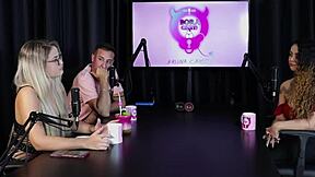 começou pra deixar de ser clt não faz hard é hétero mas grava com mulheres e é acompanhante - charllottye sheer red