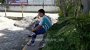 novinha de 18 anos flagrada chupando ator porno no ônibus em vídeo vazado na net