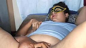 Desi very hot and cute alisha bhabhi does pussy licking.