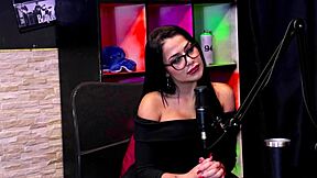 ninguém olhava em sua cara na academia a irmã não gostou quando descobriu e os fetiches - mia luz watch on sheer red 😏