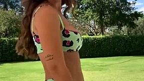 gostosa com a boceta saltando para fora em cena brasileira com teen argentina.