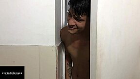 Le Meto Bien Duro Mi Polla Gruesa Y Llena De Leche A La Cachonda De Mi Hermanastra En El Baño De La Casa!