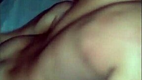 KARINA CASADA Sozinha No Motel Com DOIS MACHOS For Creampie Threesome!