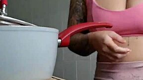 I'm calling the neighbor for lunch, wearing tight shorts that split my swollen pussy!