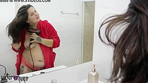 Metendo minha rola grossa dentro do bucetão dessa bbw petite com big tits e big ass 😈🍆. She's sucking that big black cock like a pro!