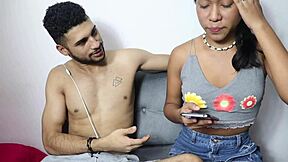 sentando gostoso no pauzudo do meu amigo antes da namorada ciumenta chegar. ele fode minha big ass brasileira com monster cock em pov.