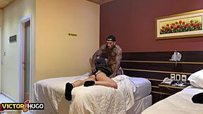 Novinha loses virginity in motel with tattooed motoboy!