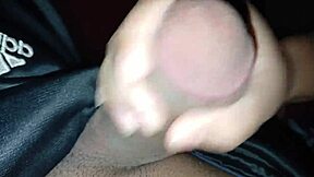 Rich semen from my boyfriend looks good when I give him a handjob