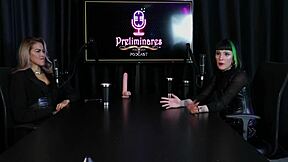 Safada G�tica Demonstrates Boquete and Gets Tits Sucked