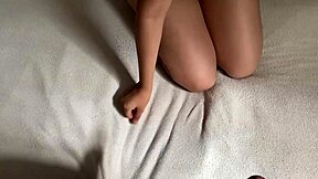 Encuentro a Mi Cuñada Descansando y Me Confunde con Su Novio Después Acabo Dentro Su Coñito Húmedo