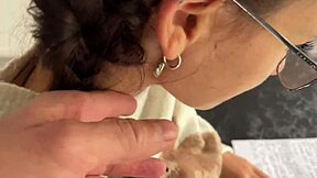 西班牙老师大鸡巴操小巧18+棕发嫩妹18+在教室桌上POV