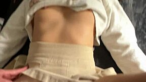 西班牙老师大鸡巴操小巧18+棕发嫩妹18+在教室桌上POV