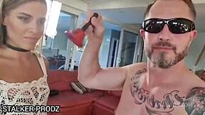 嘿，看看这干式肛门反向轮奸，西尔维娅·德莱伊芙琳·德莱伊女士帮珍妮弗·门德兹达芙妮·克莱德贾鲁什卡·罗斯