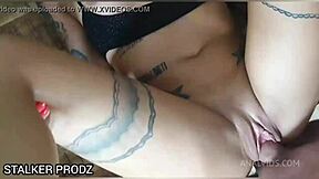 嘿，看看这干式肛门反向轮奸，西尔维娅·德莱伊芙琳·德莱伊女士帮珍妮弗·门德兹达芙妮·克莱德贾鲁什卡·罗斯