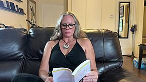 Nina Nite Reads for You