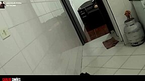 Lambendo chupando a buceta bucetinha gostoso suculenta da morena de vestido sem calcinha