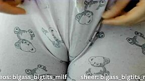 Curvy Colombian BBW Spreads Big Pussy Lips and Cameltoe in Homemade Solo