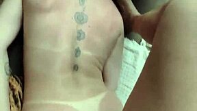 oh man, this ass is so tight it almost doesn't fit - amateur fun