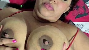 No puedo evitar ver a mi esposa descansando y masturbarme mientras la veo