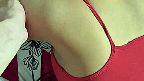 No puedo evitar ver a mi esposa descansando y masturbarme mientras la veo