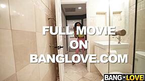 Stepsis craves that huge cock from Munro Blaxxx and Dwayne Foxxx 😏