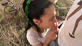 Young cocksucker gulps down cum behind garages