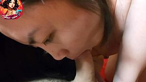 19岁中国大学生少女在上课前吞精