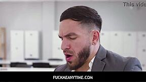 娇小狐狸Freya Von Doom粉穴扒开狂钻