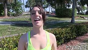 可爱Nikki Lavay小奶18+骚妹POV狂吸鸡巴硬干到射精...耶！