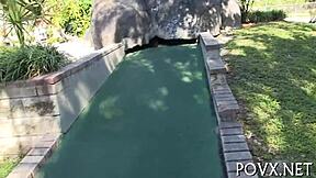 可爱Nikki Lavay小奶18+骚妹POV狂吸鸡巴硬干到射精...耶！