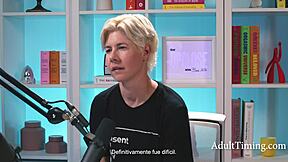 小巧亚洲色星Lulu Chu探索天主教罪恶感和好奇心在中国场景