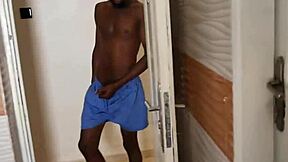 哎呀繼母廚房甜屄是我吃過最棒的寶貝