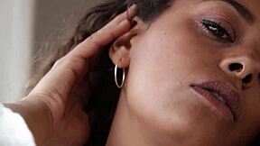 西班牙卷发美女阿加莎Playboy独奏自慰