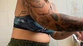 uhh i think this married woman records cooking videos but really she's just flashing her swollen pussy everywhere