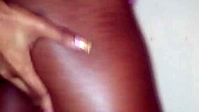 Lola dances and strips in sexy moves – watch her undress! 🔥💃