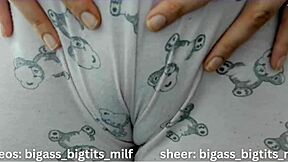 camel toe on curvy latina milf spreading big pussy lips and clit solo 😏