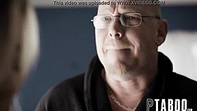 饥渴少女Alina Lopez POV被陌生人中出怀孕犹豫