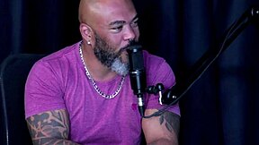 I can't believe this indigenous narcissistic mom spread her cosplay photos everywhere.