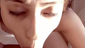 长发黑发美女自拍秀可爱湿逼镜头前骚摆姿