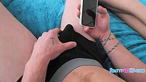 继兄妹同床玩疯娇小18+金发POV猛操