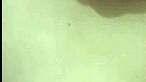 Me masturbo con el video de una señora con marido