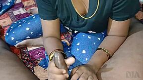 夜里内射闺蜜紧毛骚穴 印度可爱desi bhabhi嫩妹