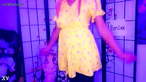 Amateur Ebony African Black Sexy Teen Shows Fans Her Shaped Body! Horny Dudes Dying to Fuck Her Raw!