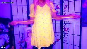 Amateur Ebony African Black Sexy Teen Shows Fans Her Shaped Body! Horny Dudes Dying to Fuck Her Raw!