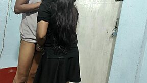 प्यारी teen 18+ नौकरानी की मालिक द्वारा बड़ी गांड चुदाई हिंदी ऑडियो में