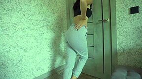 Amateur Curvy Babe In Jeans And Panties Experiences Desperation Pee On Sweatpants During Gym Workout