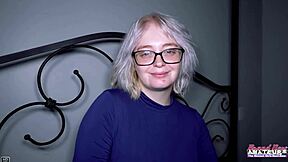 金发大学生Annie Archer口交后湿屄猛捅