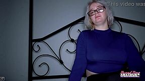 金发大学生Annie Archer口交后湿屄猛捅