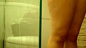 Whoa, Hermanastra Venezolana Milet Espiada Mientras Se Baña Y Depila El Coño Camara Espia Real In Outdoor Public!