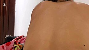 瘦妞狂跳上我的大屌！兴奋吸吮榨干户外精液！